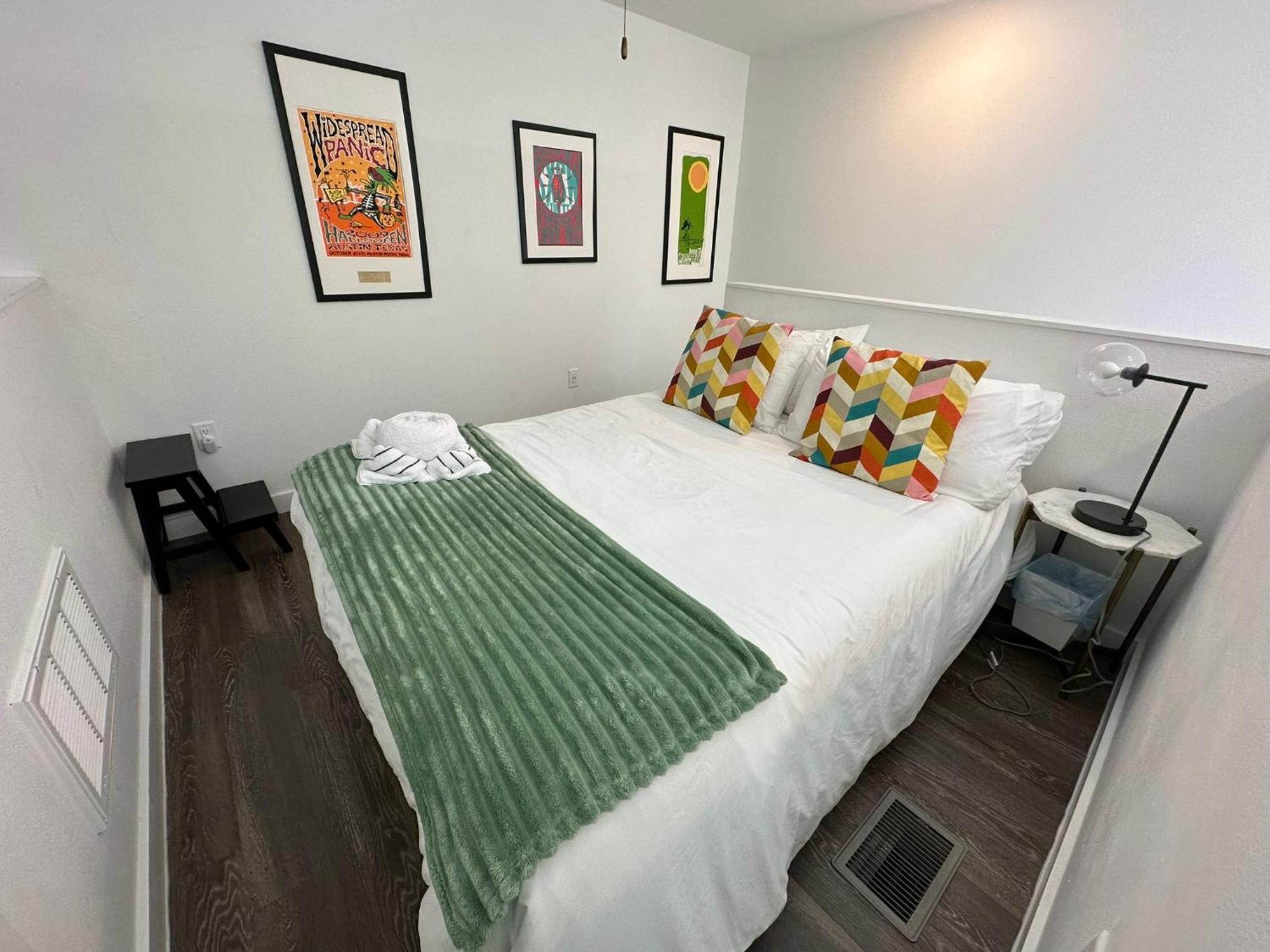 Stylish W Loft Bedroom *